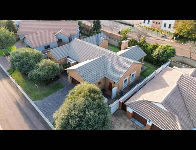 4 BEDROOM HOUSE FOR SALE IN RETIRE AT MIDSTREAM